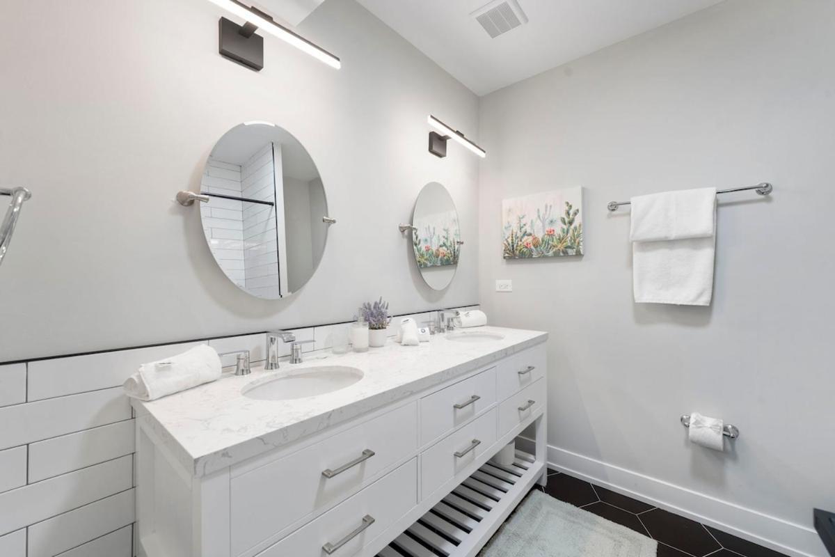 2 Bed & 3 Bath Chicago Condo Zewnętrze zdjęcie